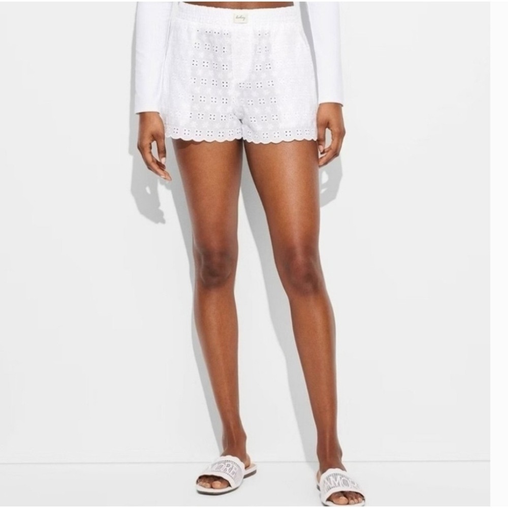 Women Wild Fable White Eyelet Shorts Size XL Cotton Pockets Scalloped Beach